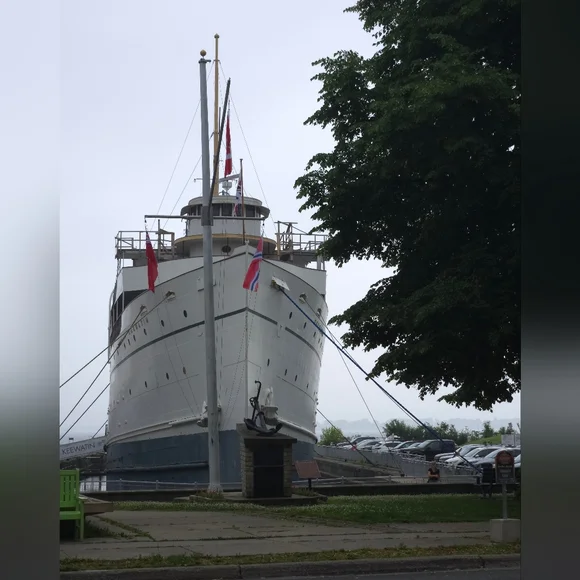 KINGSTON TRIP - Picture 10 of 14